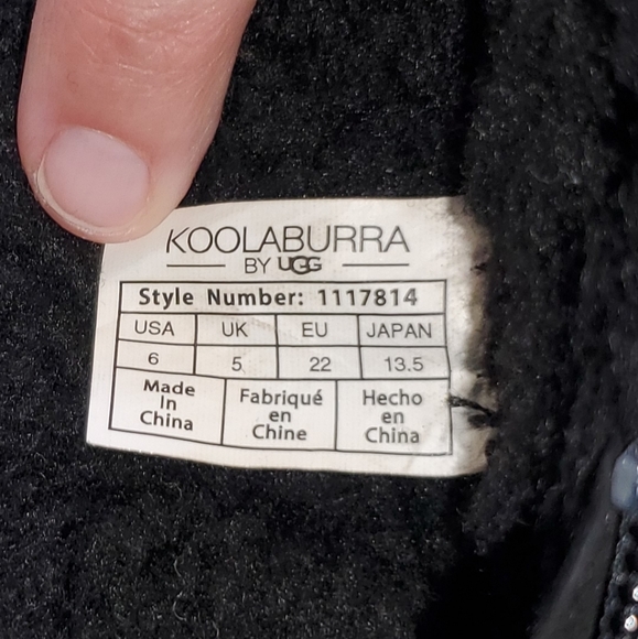 Size 6 Toddler ugg boots - Picture 8 of 8